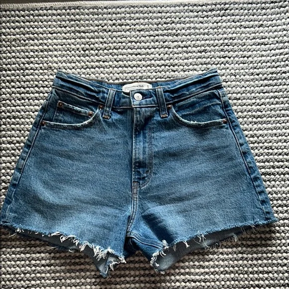 A&F Denim Shorts - Picture 3 of 6